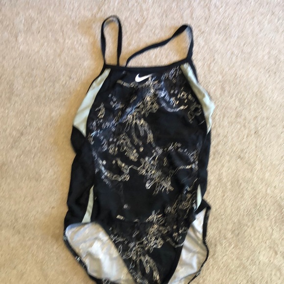Nike swimsuit - Picture 1 of 3